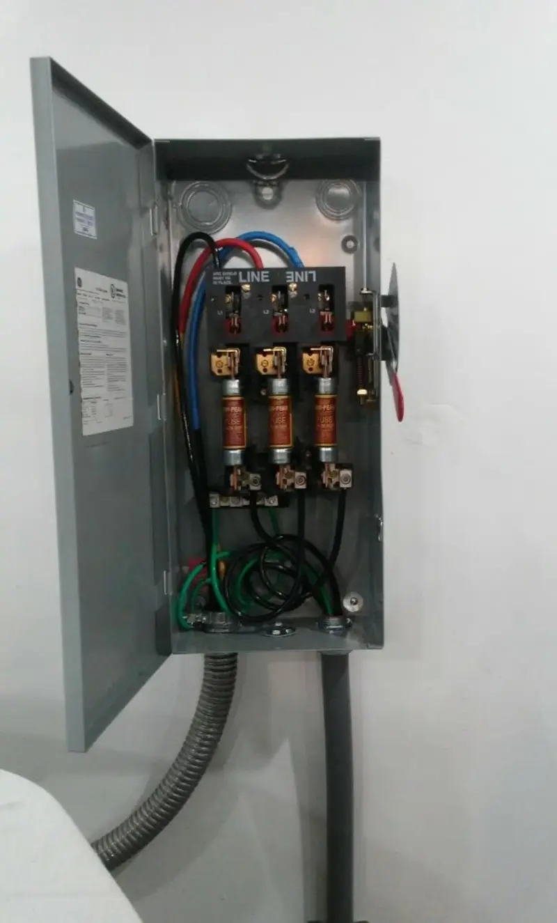 Three-phase disconnect switch installed for Smoke Detector Installation in Blue Earth